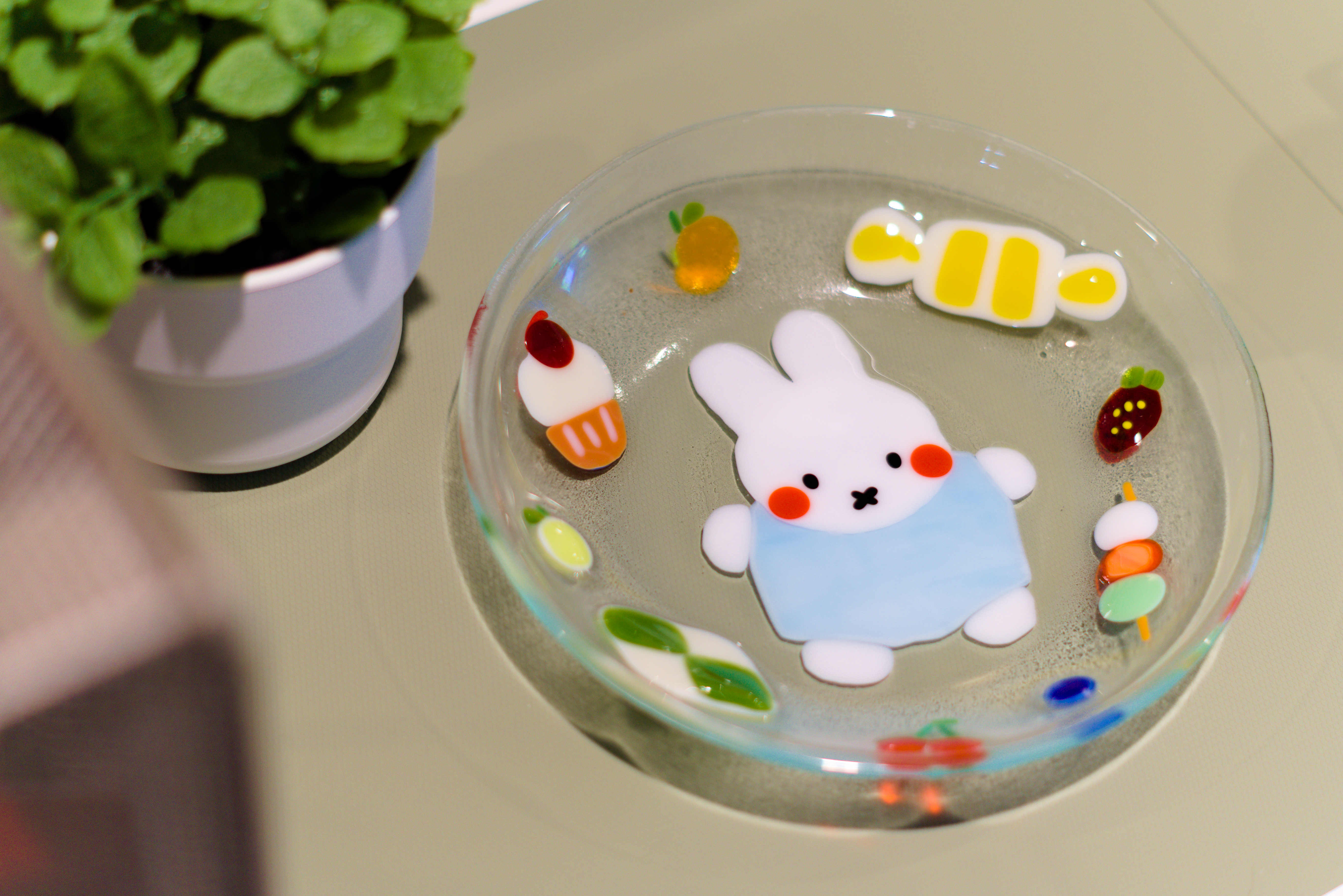 Kiln-fused glass trinket dish